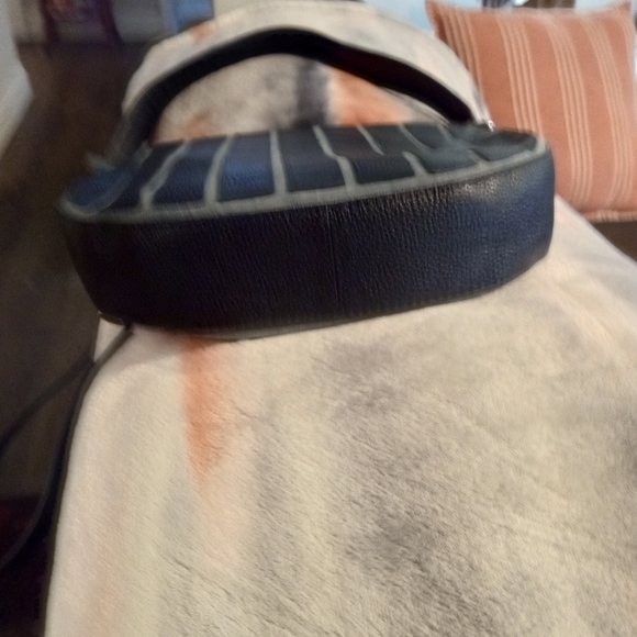 NWT MICHAEL KORS LEATHER AND SUEDE SHOULDER BAG - Picture 3 of 6